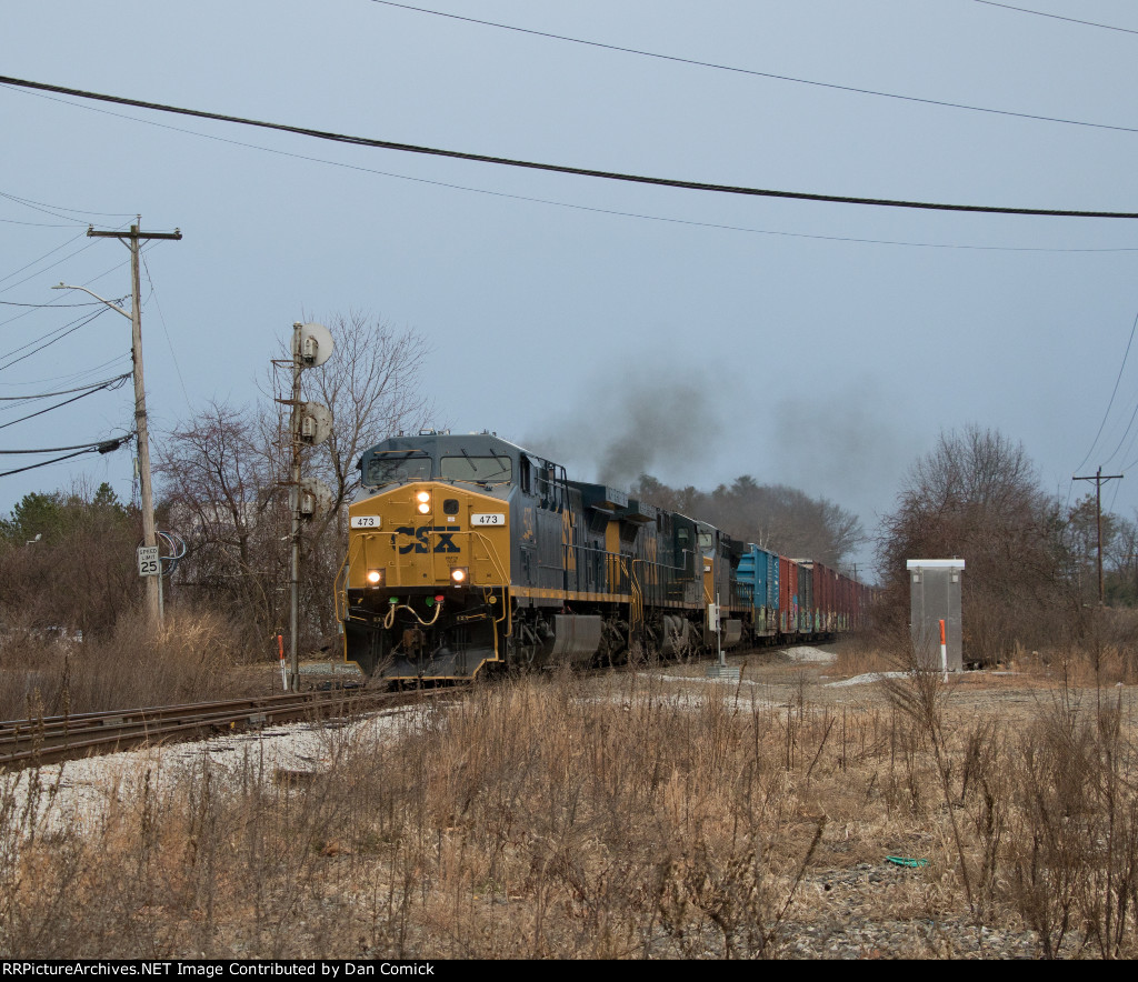 CSXT 473 Leads M427 at CPF-297 (Wamesit)